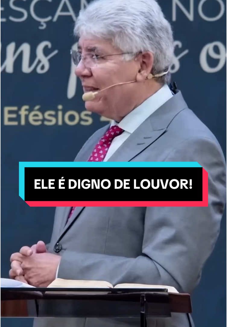 LOUVE ANTES DA LUTA, LOUVE DURANTE A LUTA, LOUVE DEPOIS DA LUTA! O Senhor vai te entregar a vitória, meu irmão, minha irmã. A sua batalha não é sua, mas de Deus! #deus #batalhaespiritual #mensagemdodia #gloriaadeus #gospel #luta #motivação ##pastor #palavradedeus #hernandesdiaslopes 