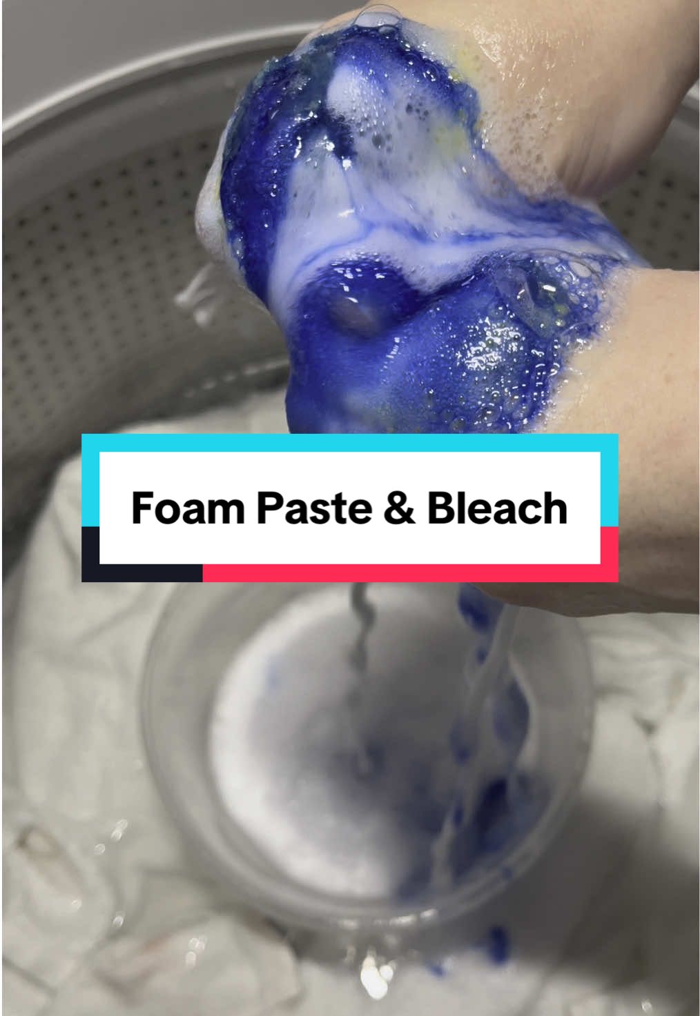 This was a lot of fun 🤩 blue, bleachy, sponge squeezing goodness! Just wanna see the bleach reaction and wash? Skip to 3 minutes, the squeezes were the main star of this load 🧽  #laundryoverload #overload #spongesqueezing #laundrypaste #bleach #oxiclean #pine #palmolive #sudsy #sudsysqueezes #clean #paste #foryoupage #fyp 