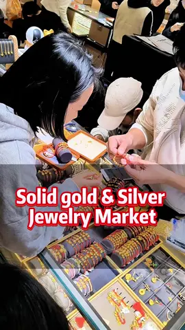 If you are looking for solid gold and real diamonds jewelry in China, come and check out this market! #solidgoldjewelry #realdiamonds #wholesalemarket #shuibei #jewelrybusinessowner #businesstips #chinajewelryfactory #chinasourcing #sourcingagent 