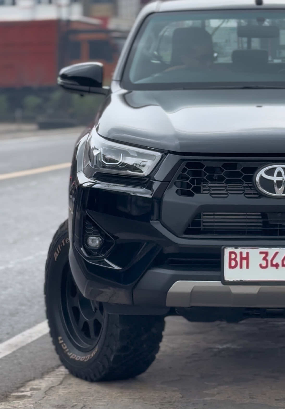 Hilux…. Masih bau dealer langsung di modif!! #hilux4x4 #americanstyle #bfgoodrich #hksjapan #method #bbk #brembo #liftkit 