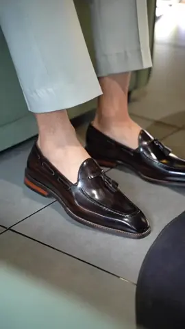Step into sophistication with the Holloshoe Handmade Tassel Loafers - where classic style meets modern sophistication 💫👞 #loafers #loafersoutfit #men #shoe #explore #fashion 