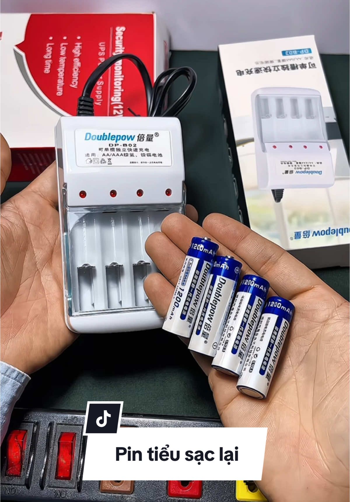 Bộ sạc pin tiểu AA/AAA kèm 4 pin tiểu có thể sạc lại. #bosacpintieu #sacpintieu #pintieusaclai #pintieusac 