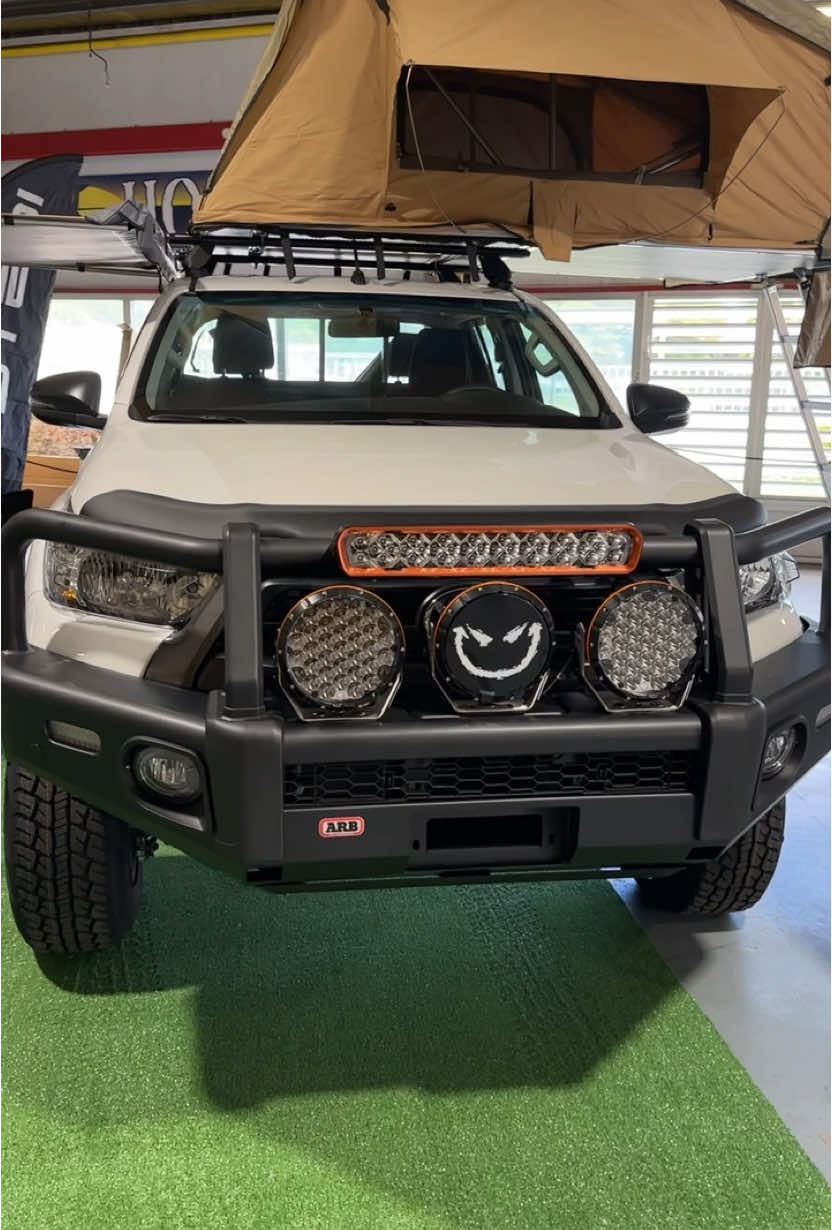 Un nouvel espace d’exposition chez Autocare ! 💯 Esprit camping assuré en direct de l’Australie ! 🇦🇺 #toy #toyota #hilux #revo #stedi #arb #fyp 