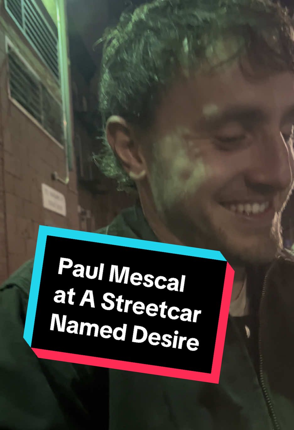 we love a calm and polite stage door! 😍 #paulmescal #astreetcarnameddesire #tenneseewilliams #theatre #offbroadway #broadway #nyc 