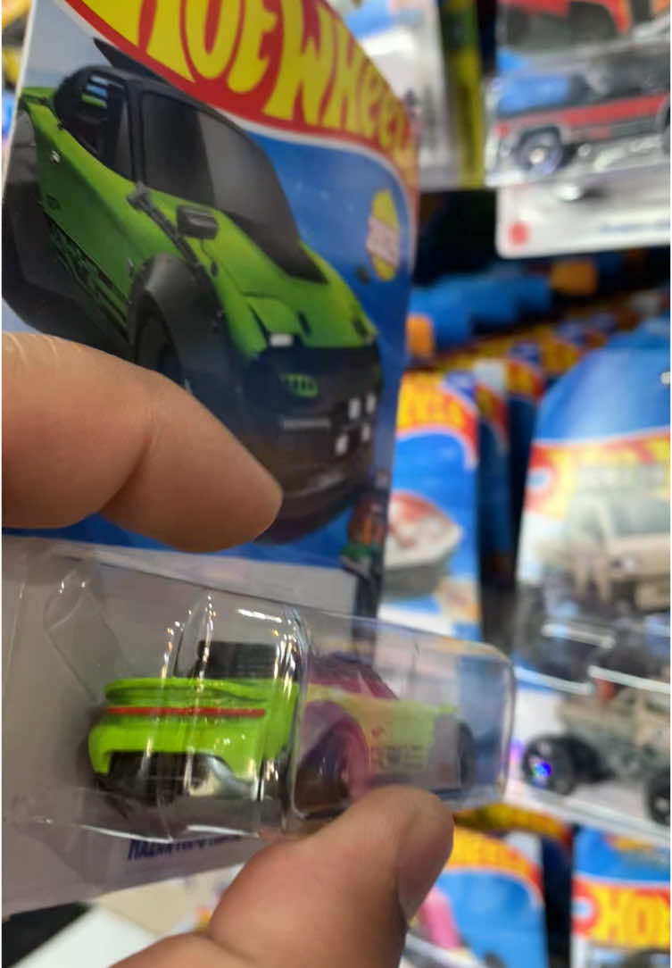 Orang kedua itu pasti , nasib baik aku takde misi kalau tak semua ni aku serebet #hotwheelscollections #hotwheelshunterpro #hotwheelscollector #hotwheelsmalaysia #hotwheels #hotwheelshunter 