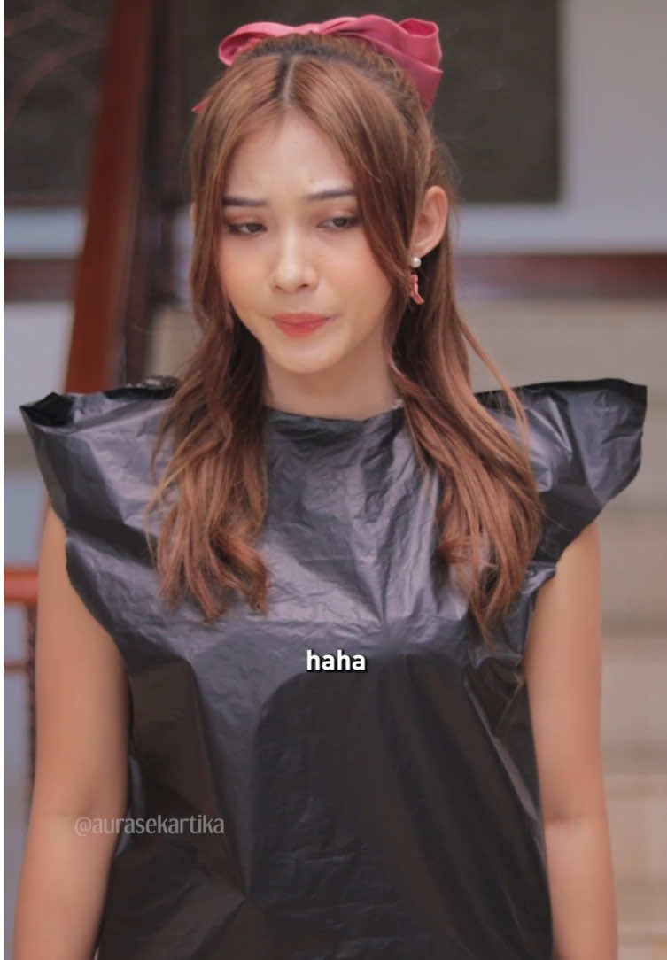 Pakai baju trash bg ke kantor? Kenapa Aura? #SerialTikTok #TikTokTainment #TikTokSeries #TikTokSeriesFuture #RamadanDiTiktok #cici #id #ai #teknologi #aichatbot #AsistenAiCici #Kehidupan #kerja #kantor #karyawan #sahabat #hiburan #bahagia 