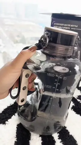 57oz Large Hydrogen Water Bottle, Hydrogen Water Generator With SPE/PEM Technology, 1.5L Large Capacity Leakproof Sports Drinking Bottle With Handle & Shoulder Strap, Portable Sports Water Bottle for Gym, Playground and Outdoor Scenarios #tiktokshopspringglowup #spotlightfinds  #HydrogenWaterBottle #HydrogenWaterGenerator #SPEPEMTechnology #PortableWaterBottle #SportsWaterBottle #HydrogenWater #StayHydrated #HealthyLifestyle #FitnessEssentials #OutdoorGear #GymBottle #LargeCapacityBottle #LeakproofBottle #EcoFriendlyBottle #HydrationMatters 