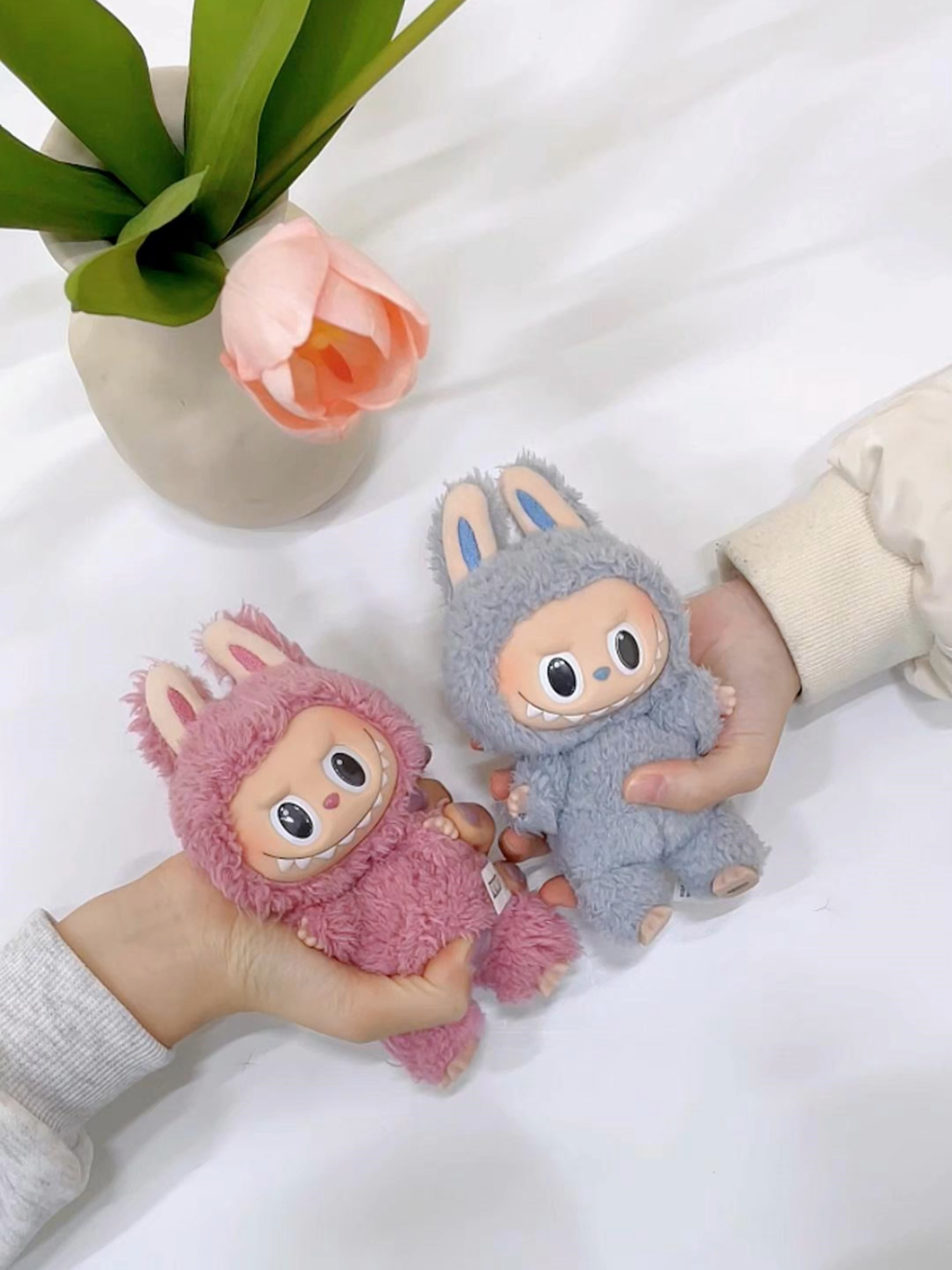 Boom! 💥 A fist bump turns into a sweet surprise! 🍬 Which one would you pick?💖 THE MONSTERS - Tasty Macarons Vinyl Face Blind Box#popmart #themonsters #labubu #plushtoys #vinyl #arttoys 