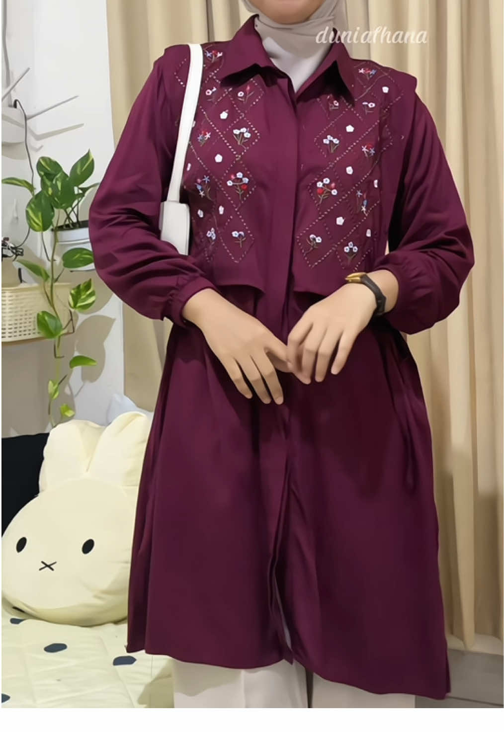 Nemu tunik low budget yang cantik banget dipake lebaran nanti  #fyp #algoritmatiktok #bajuwanita #OOTD #atasanwanita #kemejawanita #blousemurah #blousemurah #outfitideas #tunik #ootdhijab 