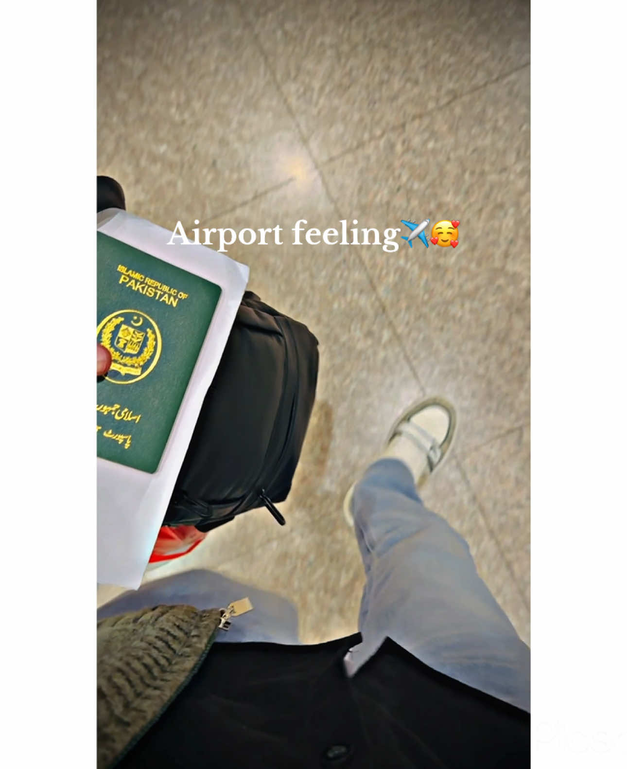 Airport feeling🇦🇪🥀🦅🔥#dubai🇦🇪 #uae🇦🇪 #dxb_uae_dubai #foryou #pardeshi_life #fypシ #ملک_صاحب #100k #1millionaudition #unfrezzmyaccount #dani_malix5 