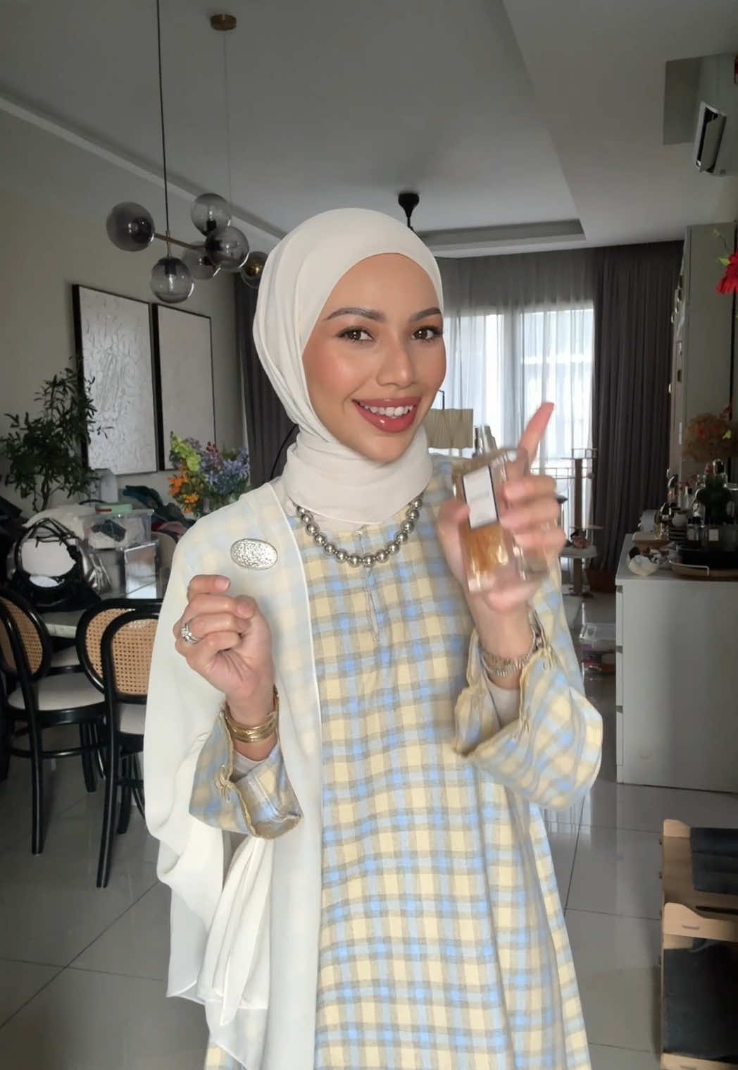 First time making series or wtv haha hopefully boleh memberi sedikit sebanyak info info berguna lah ye. Salam Ramadhan semua ✨🫶🏼  #grwm #outfit #hijab #hijabtutorial #hijabstyle #perfume #perfumetiktok #perfumecollection #fragrance #fragrancetiktok #fragrancecollection #accessories #jewellery #bajuraya #eid #eidoutfit #raya2025 #rayaoutfit #rayaoutfitideas 