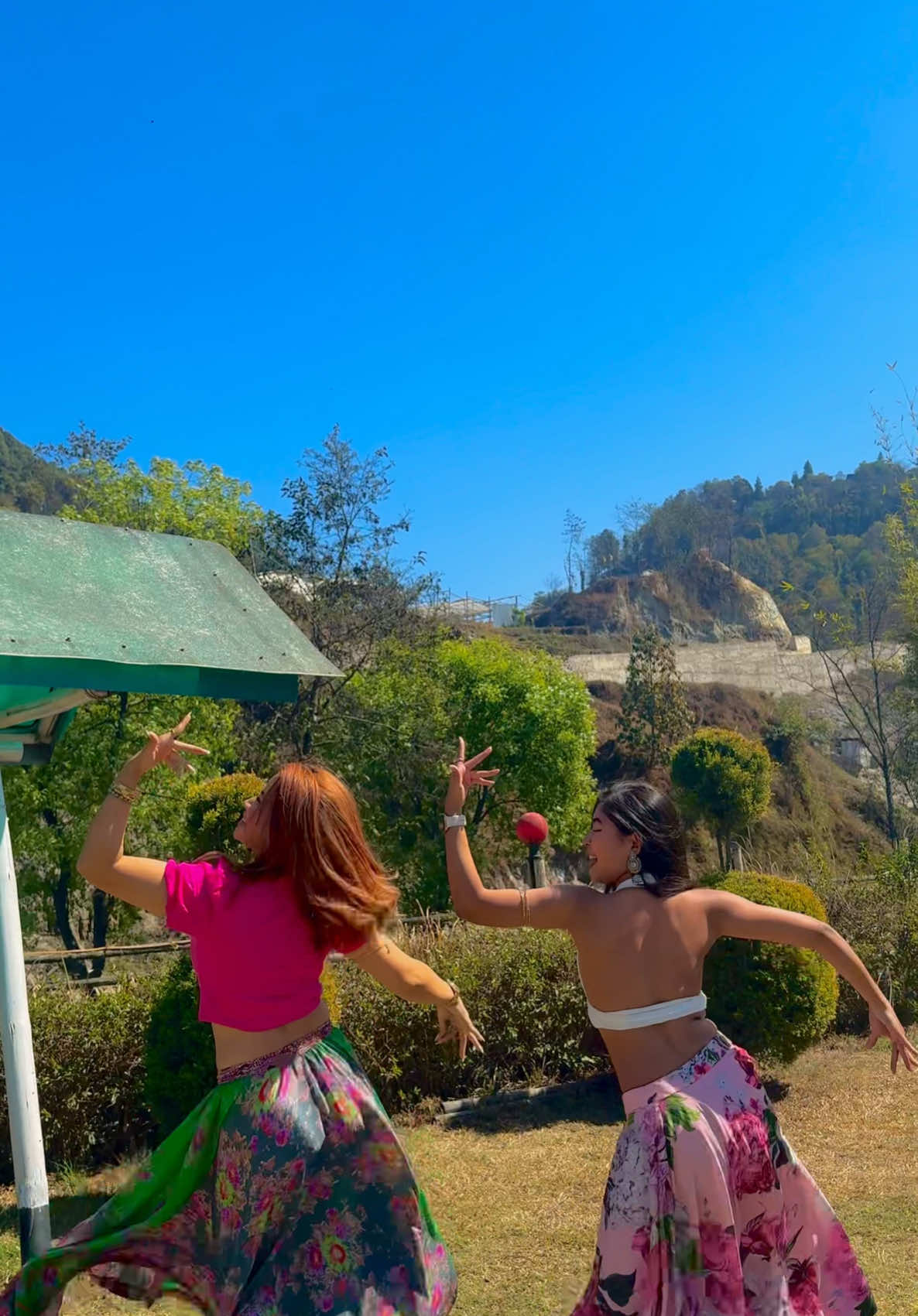 Dancing to 'Hilesso Hilessa' with my amazing @Sanju Moktan dii🔥💃 👗:@@atarah  #dance #explore #explorepage #foryou #fypシ゚ #viral #trending #fypシ゚viral #dancer #prasannarai 