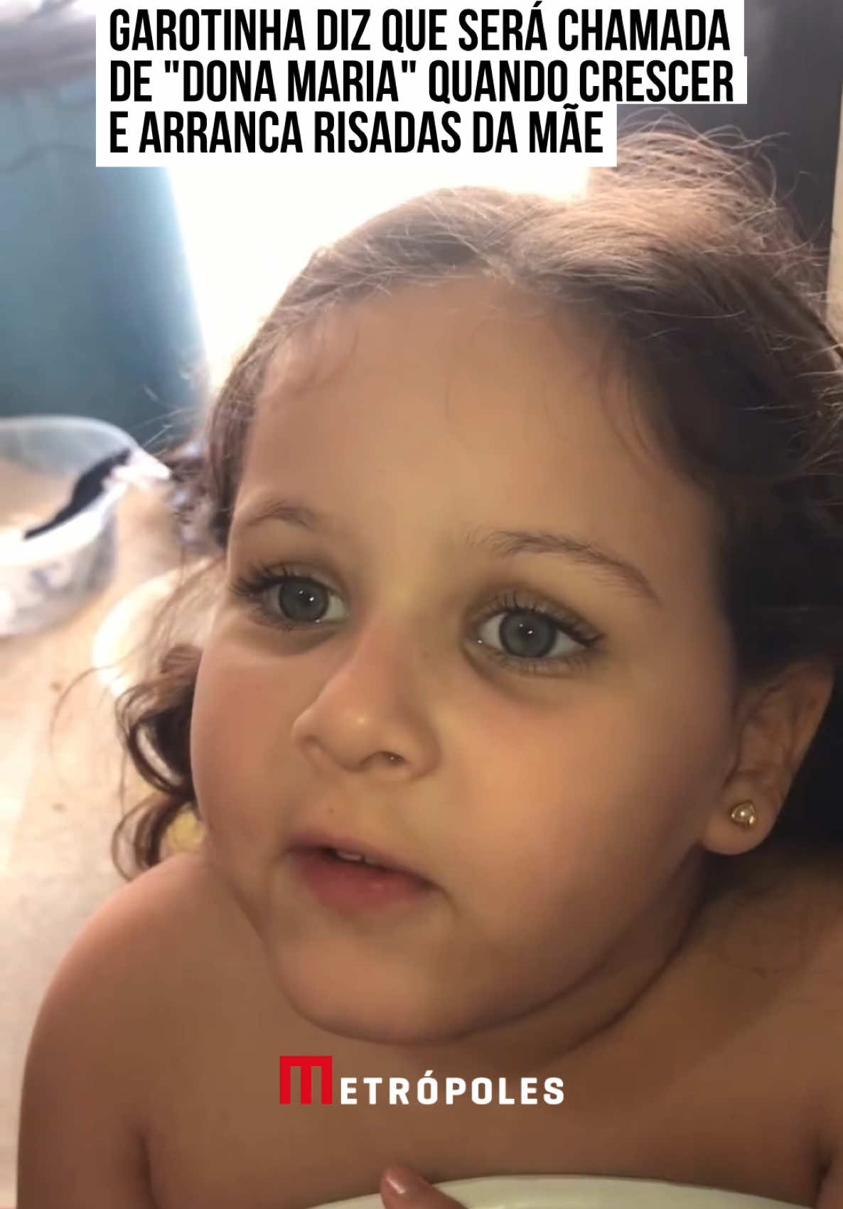 😂 Maria Valentina é uma daquelas crianças espontâneas que fala pelos #cotovelos e a pequena fez uma importante reflexão para a #mãe, que gravou as palavras da filha. No #vídeo publicado nas redes, a mini querida fala que será chamada de 