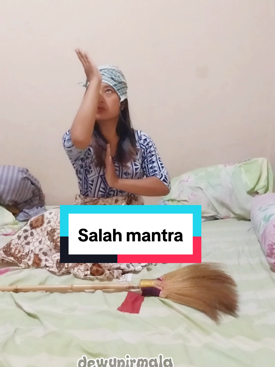 Senjata makan saya. 🤣 salah mantra ini  #jelajahramadan #kontenlucu #dewynirmalaaguzty #komedi #komeditiktok #komedikocak #hiburan #ramadhan #kocak #fyp #soundlucu 