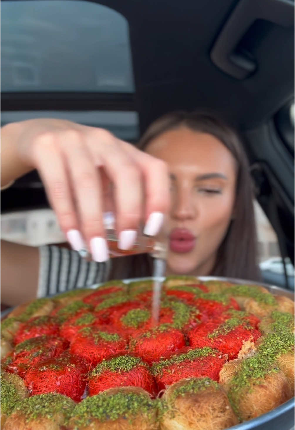 OMG, look how unreal this looks😱🔥@Papa Kanafa  Instagram @papakanafauae @papakanfa 📍15 branches in uae Order talabat.com 042118222