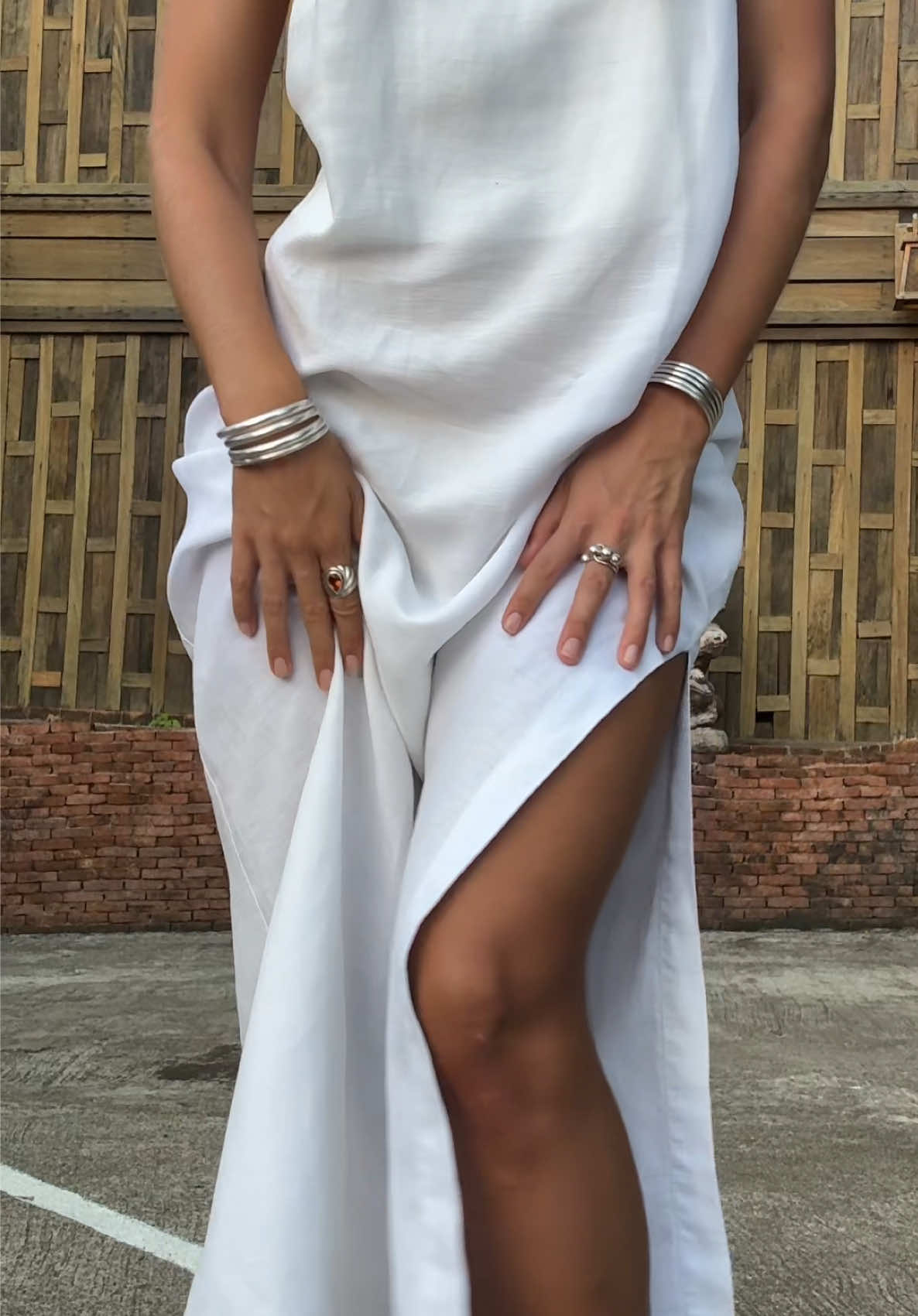 @reformation that dress, the back…. 