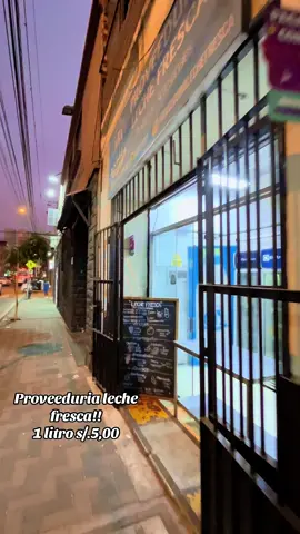 L e c h e  D e  V a c a   Todos los días nos llega la leche fresca desde nuestro establo de pachacamac . El precio del litro es de de s/.7,20 en botella de vidrio y s/.5,00 si nos trae su envase o envase descatable.  Dirección: Av. Balta 166, Barranco. El horario de atención:  Lunes a viernes 7:30am - 8:00pm  Sábados 8:30am - 5:00pm  Domingos No hay atención  Tmb ofrecemos delivery 🚚 (nos indica su referencia) y cotizamos… wsp 943724202. #leche #tarde #news #reel #mood #party #lechefresca #lacteos #lechedevaca #vaca #setiembre #barranco #tienda #lechefrescadevaca #sinpasteurizar #yogurt  #sunnyday #verano #colegio ##iniciodeclases#viral #Foodie #photography #partido #peru #vacaciones #emprendedor #comidaperuana