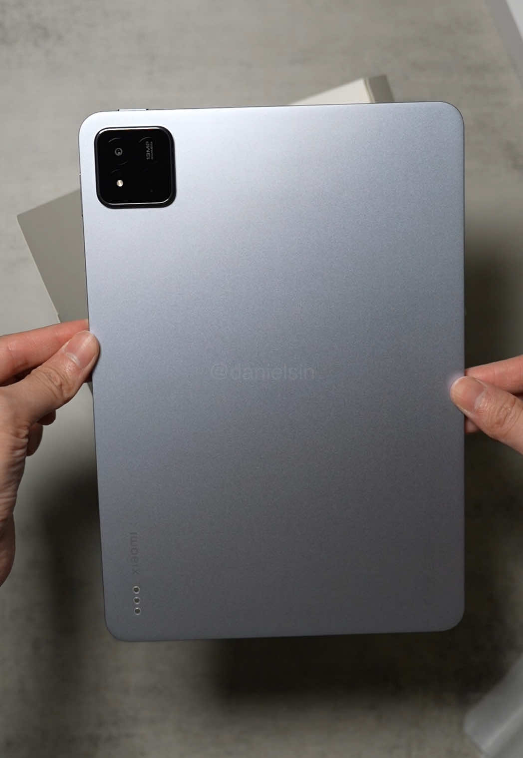 Unboxing the Xiaomi Pad 7 - Snapdragon 7+ Gen 3 Mobile Platform - 8850mAh battery - 45W wired charging - Quad speakers - 11.2 inch display - 13MP rear camera  - 8MP front camera - 8-12GB of RAM - 256GB of storage @Snapdragon @Xiaomi 