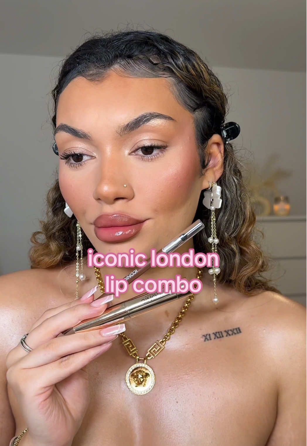 a gorg brown nude lip combo from @Iconic London 🤎 using the fuller pout sculpting lip liner ‘T.T.Y.N’ & melting touch lip balm ‘love language’ 💕   #iconiclondon #lipcombo #lipbalm #lipbalmaddict #glossylips #brownlipliner #liptutorial #nudelipcombo #lipswatch #makeupswatches 