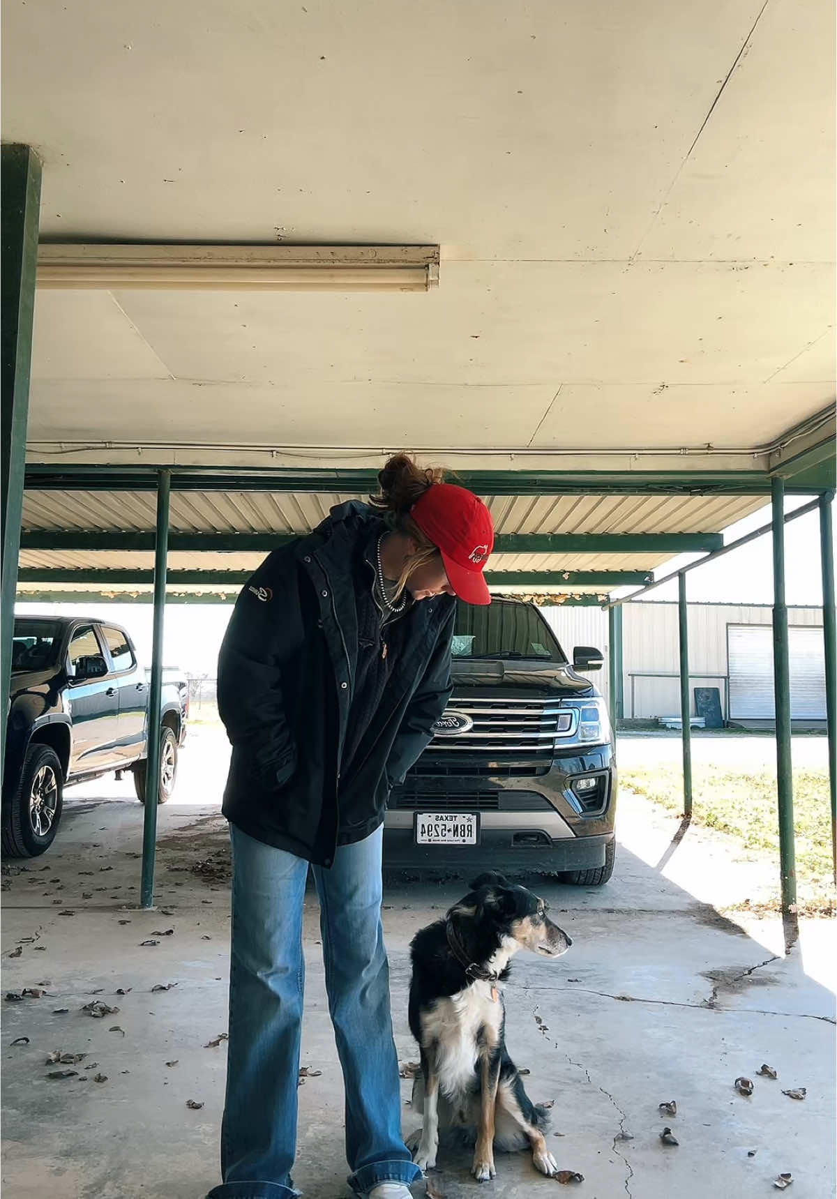 Just me and dog! 🐶 🔥#stockshowdreamchasers #foryoupage #stephenvilletx #fyp #fyp #livestockshowlife #fyp #stockshowcommunity #livestock #slimjim #bordercollie 