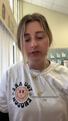 peep the mac and cheese necklace
