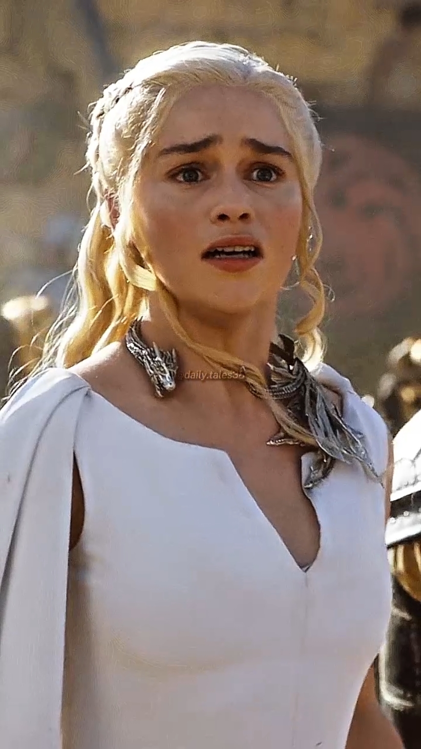 Dragon saves Daenerys Targaryen #fy #fyp #capcut #creatersearchingsight 