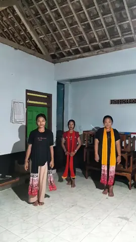 🎭💃 join trend tari laksmi by #jiwaetnikblambangan #trendtari #laksmi #trending #jointrend #tari #laksmi #banyuwangi #taritradisional #gandrung #banyuwangi #fyp #4u #trending #tari 
