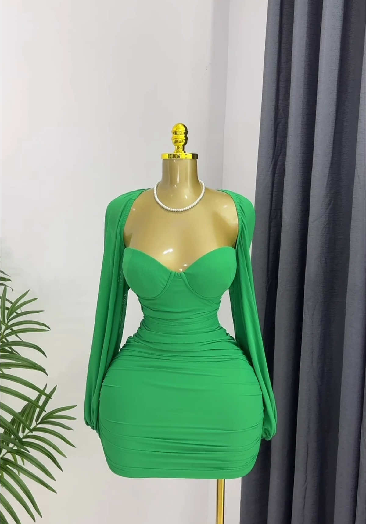 Pretty pretty dresses 🥰#ladiesthrift #viralvideoシ #foryoupage #fyp 