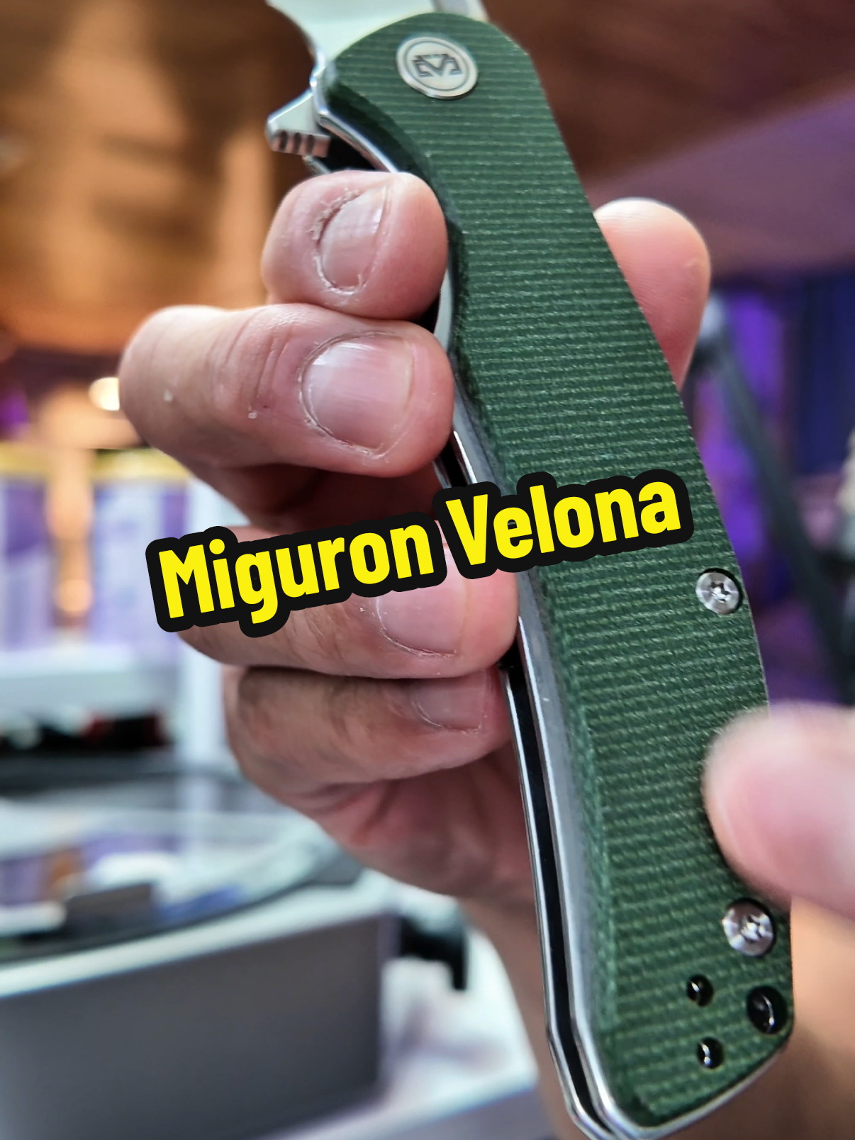 Miguron once again brings the heat with this big beefy bruiser of a blade.  With over 4