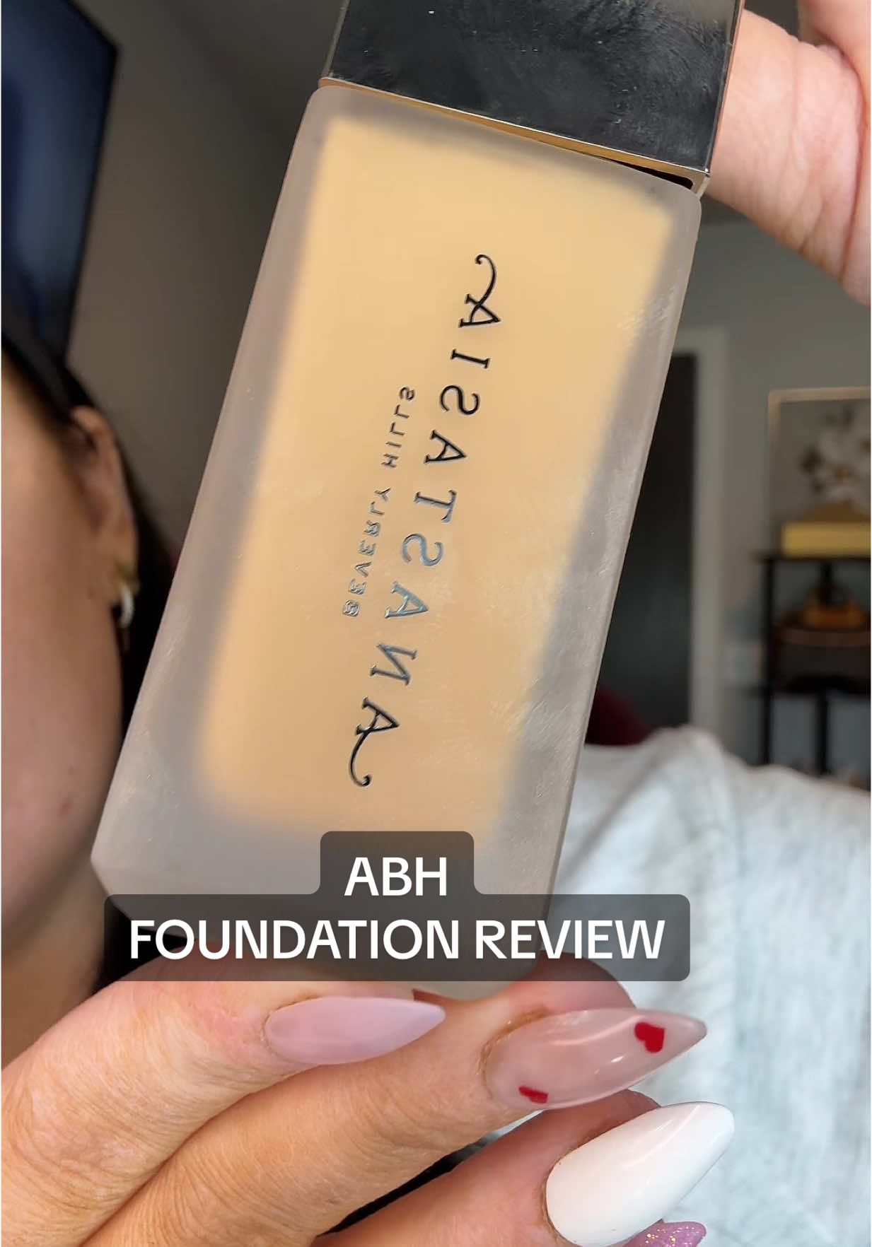 This may deserve all the hype it’s getting! Wow😳💕🙌🏻 @Anastasia Beverly Hills  #foundationreview #abhfoundation #anastasiabeverlyhills #anastasiabeverlyhillsfoundation #foundationreviews #foundation #foundationtips #makeupreview 