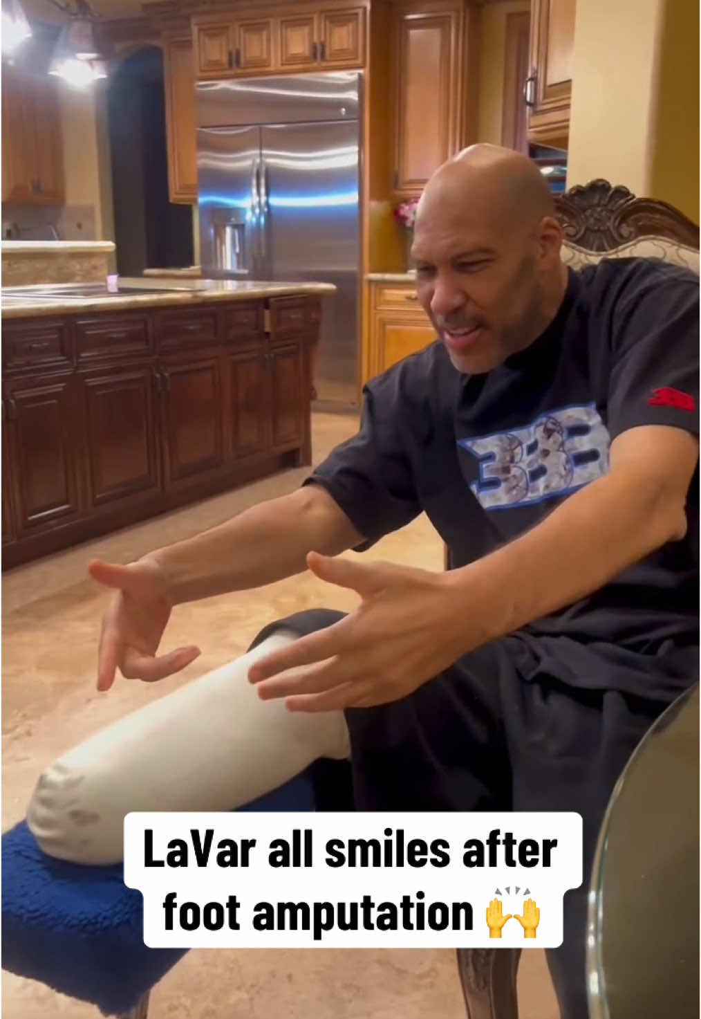 LaVar is in good spirits 🔥 (Via @bigballerbrand/IG)  #NBA #nbabasketball #basketball 