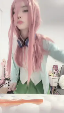 to castigada al final JAJAJA #cosplay #cosplayer #quintessentialquintuplets #mikunakano #nakano #fyp #animegirl #cosplayergirl #romcom 