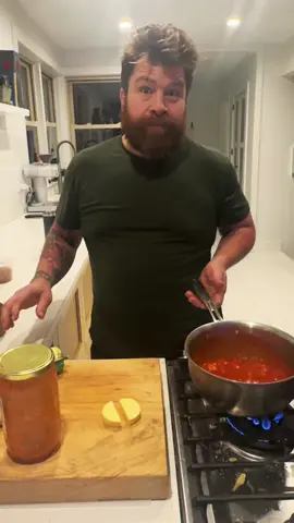 Haha so dumb but so real…#butter #KitchenHacks #fyp #pasta #pastasauce 