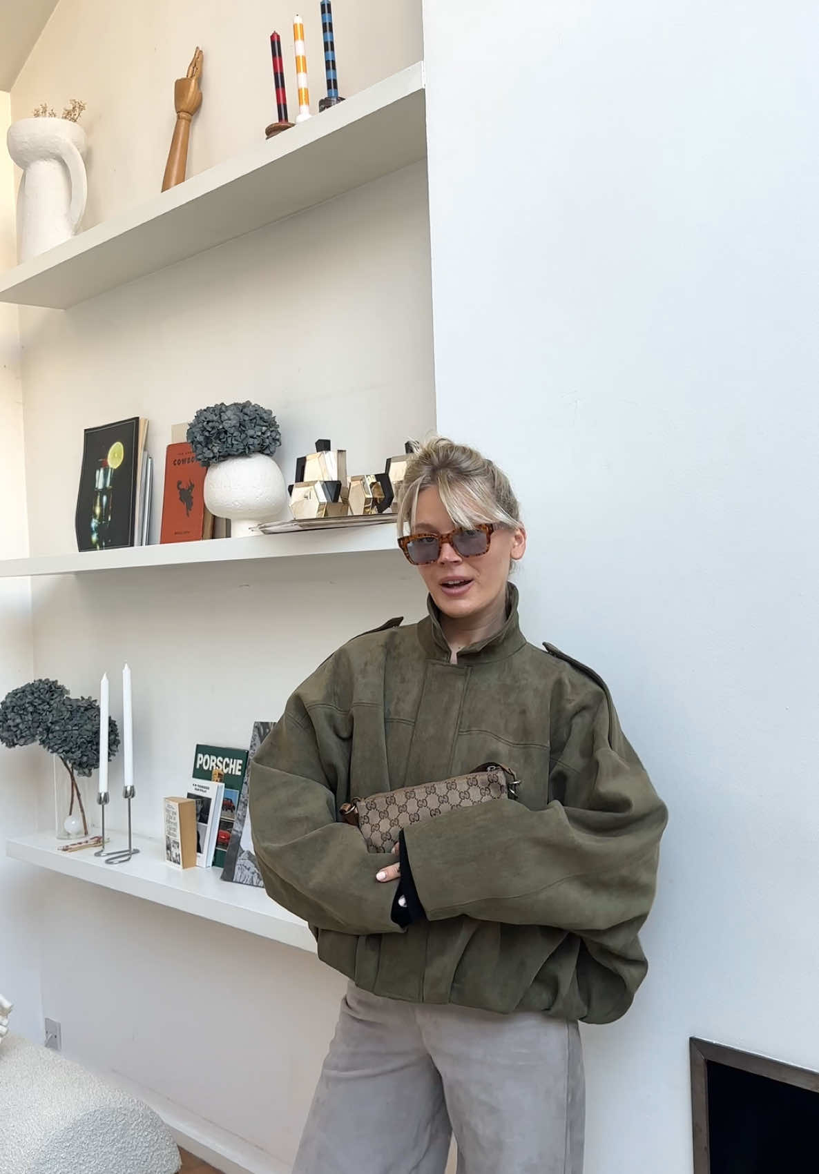 Really don’t love jumping on trends but I was so curious to see what this viral Zara suede bomber jacket was all about! #zara #outfitideas #styleinspo #fashion 