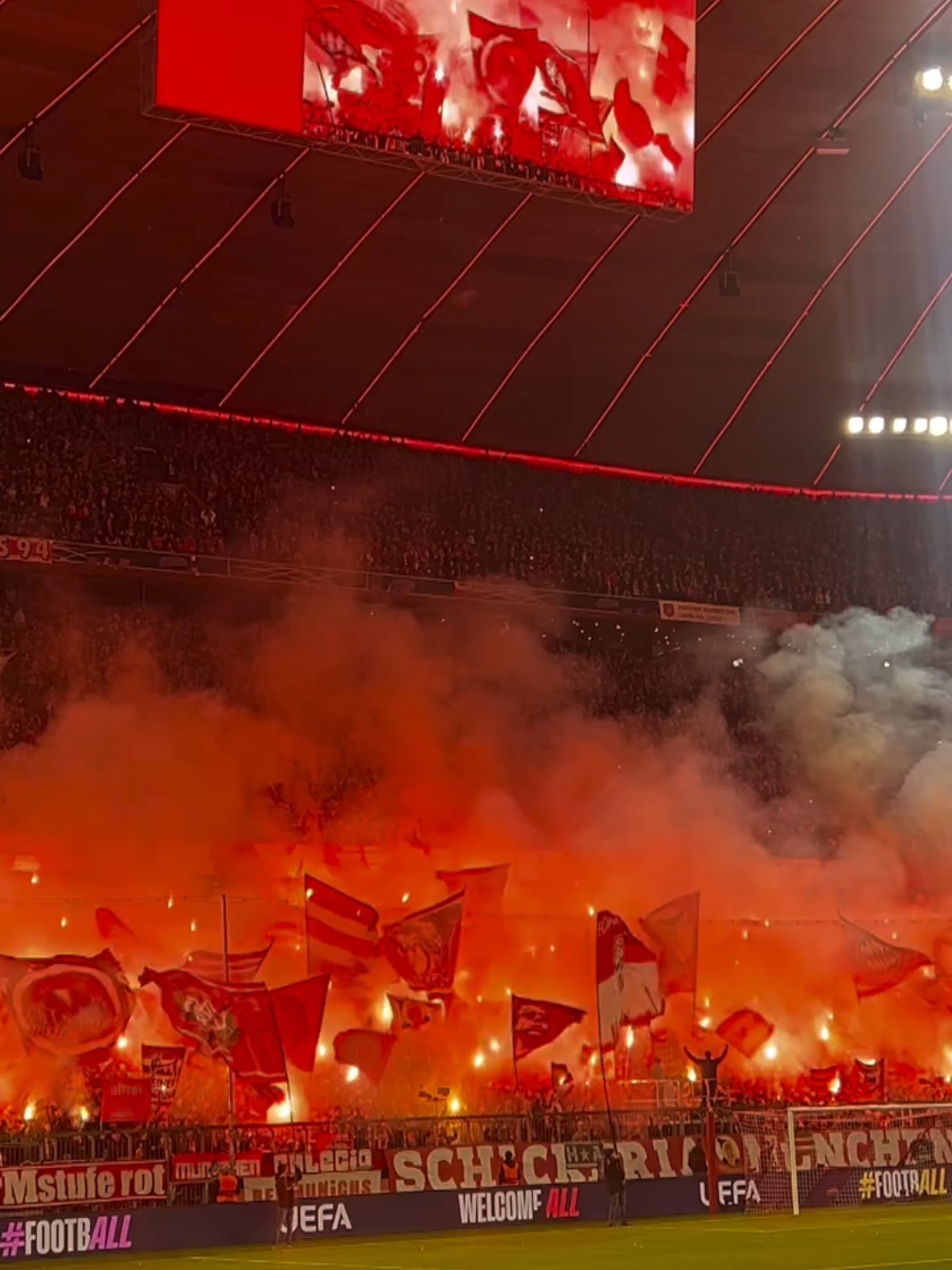 Bayern - Bayer Leverkusen  05/03/2025 UEFA Champions League  Pyro from Südkurve München  #sudkurvemunchen #bayernmunich #bayern #ultras #pyroshow #championsleague 