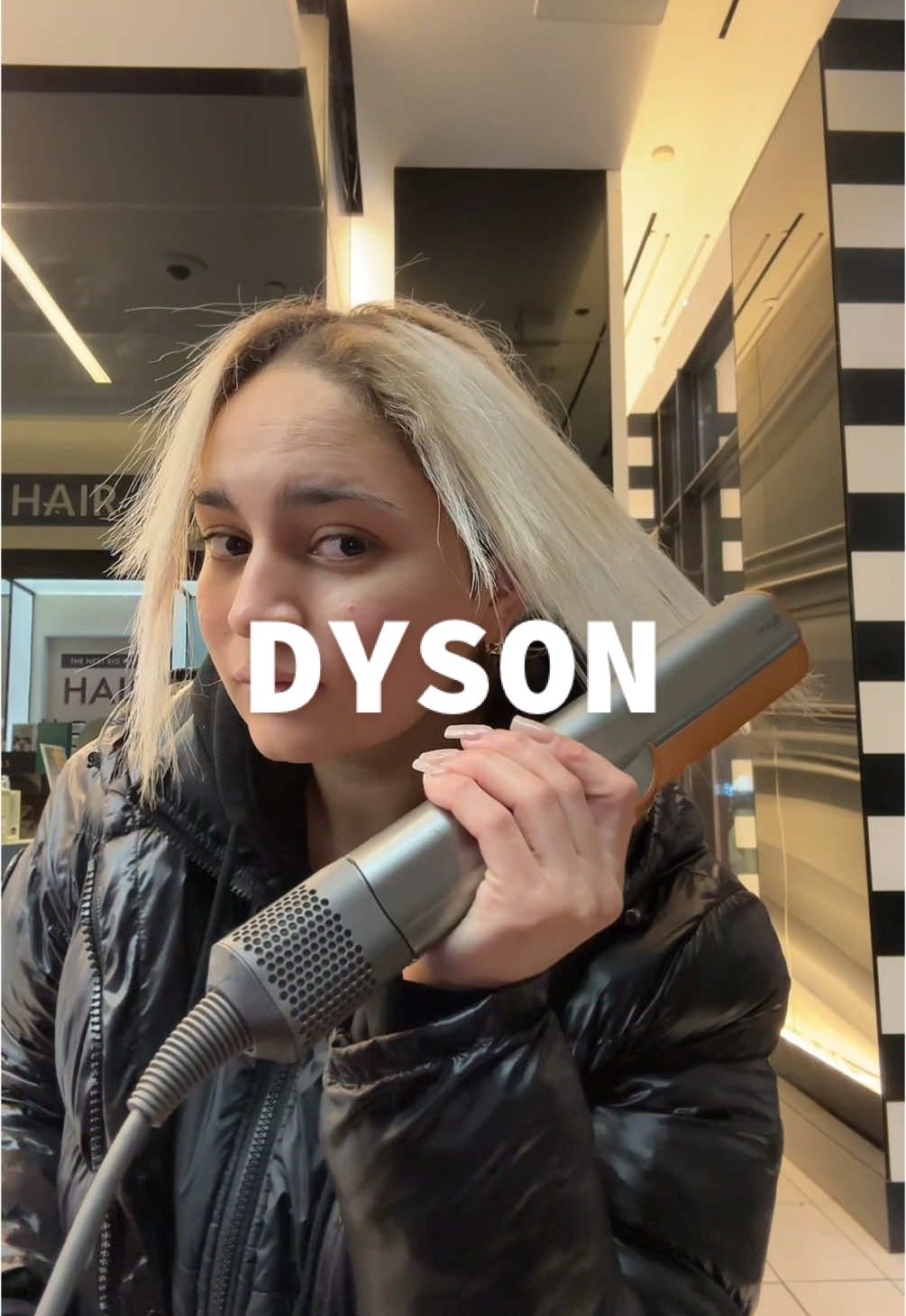 Replying to @NachaŠ que opinan de esta? #cabellosaludable #cabellorubio #cabellosano #dyson 