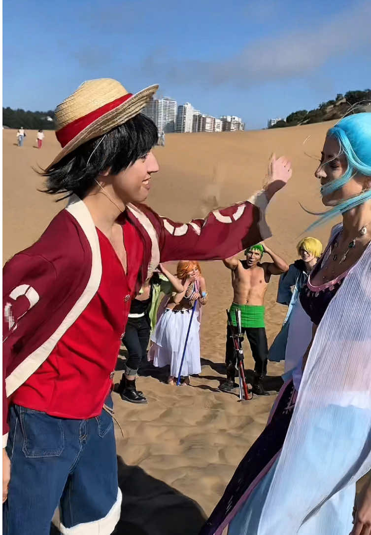 Respuesta a @Mugiwara Si dolió 🥲 Luffy @jabent_coss Vivi @shar_cosss #Onepiececosplay #Onepiecearabasta  #Onepiecealabasta #luffycosplay #vivicosplay #alabastacosplay #shamrcock #onepieceliveactions2 #onepiece1141 #freeloky 