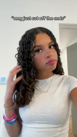 get asked this a lot 😭😭 i am cutting it, js have patience guys #foryou #fypシ゚viral #foryoupage #fyp #curlyhair #curly #hairtutorial #curlyhairroutine #damagedhair #damage #damagedcurls 