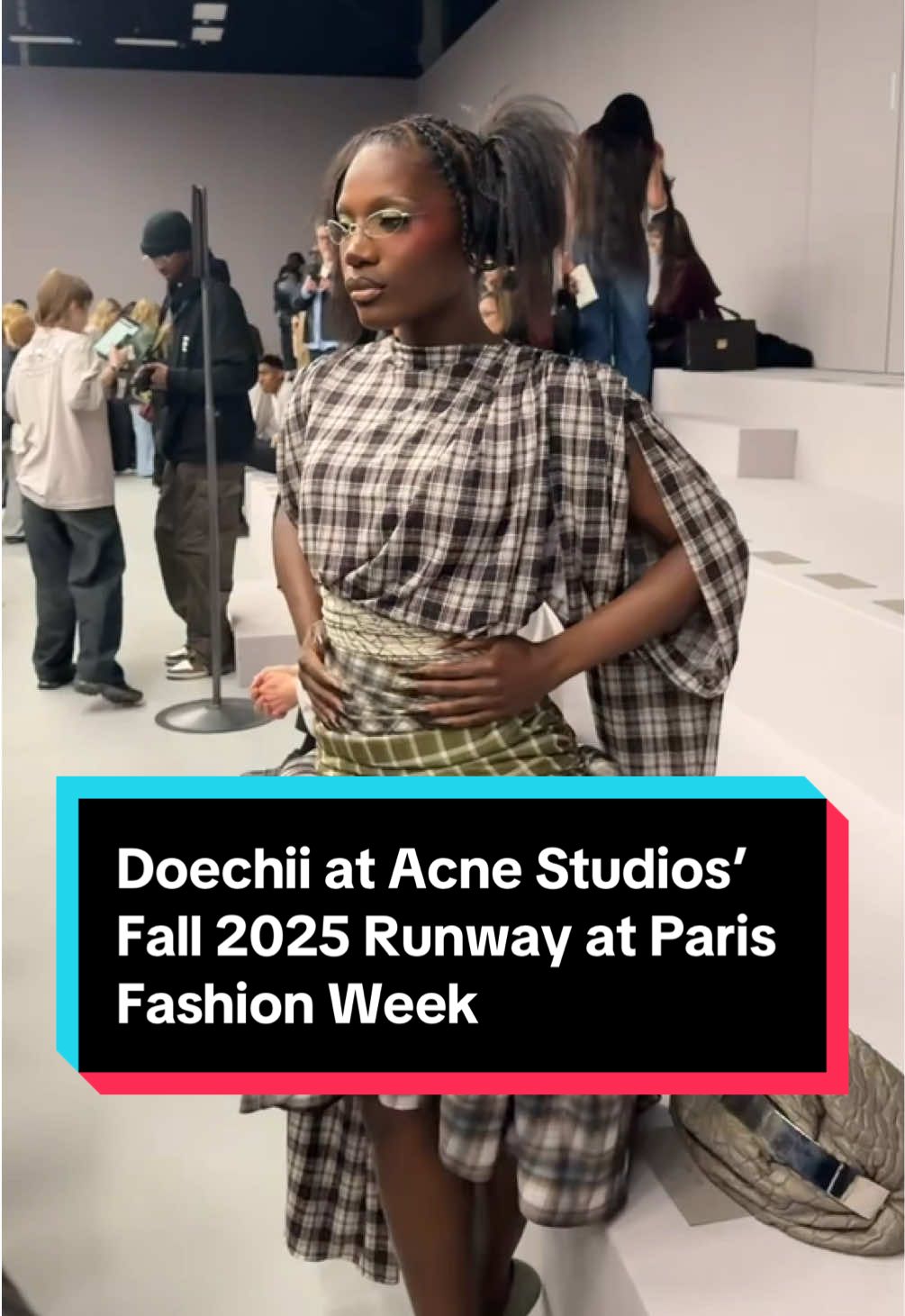 Oh hi there, @Doechii ❤️ The Swamp Princess has arrived to Acne Studios’ fall 2025 show at #ParisFashionWeek. #Doechii 