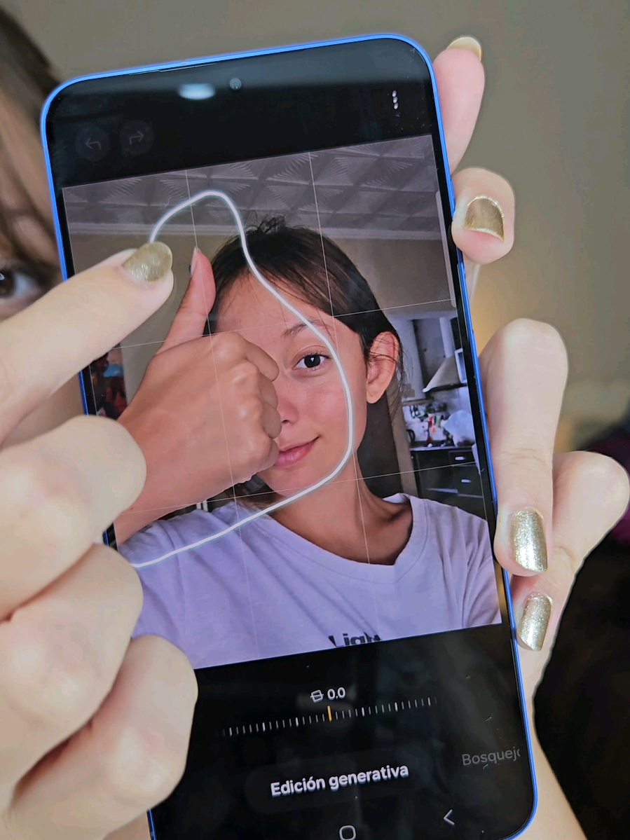Probando características del nuevo S25+✨️📱💙 ¿Qué mas les gustaría ver? @Samsung Argentina #samsungS25 #GalaxyAI #GalaxyS25 #tips #reseña #review #beauty #maquillaje #fyp 