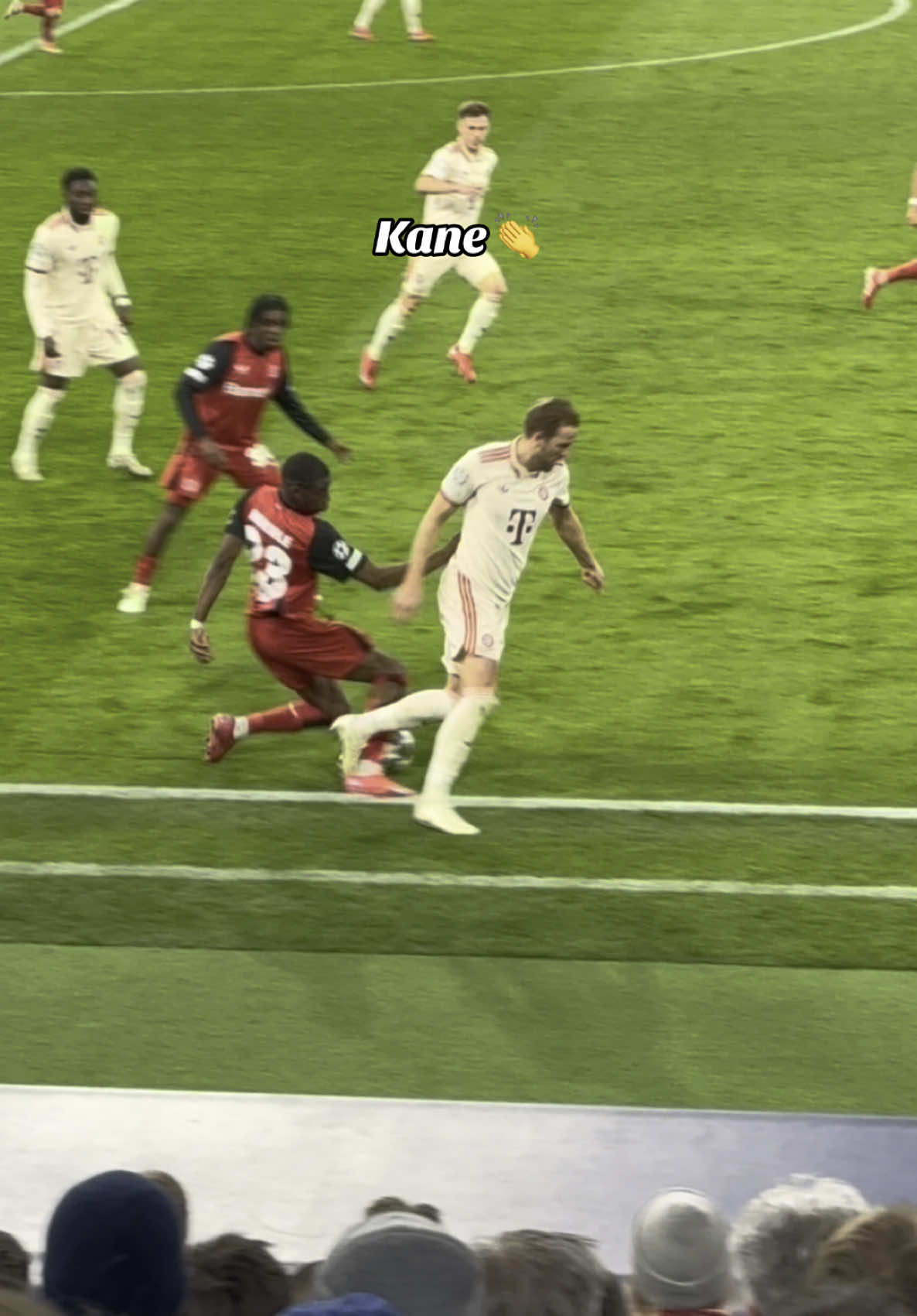 Kane kann auch was nach hinten machen 😂 #viral_video #virale #live #foryouu #chanpionsleague #champions #uefachampionsleague #fcbayern #bayernmunich #news #goal #goals #england #england🇬🇧 #kane 