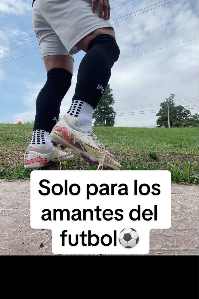 Solo para los amantes del futbol⚽️ #futbol #Soccer #futbolsoccer #calcetasdefutbol #calceta #calcetas #sock #soccersocks 