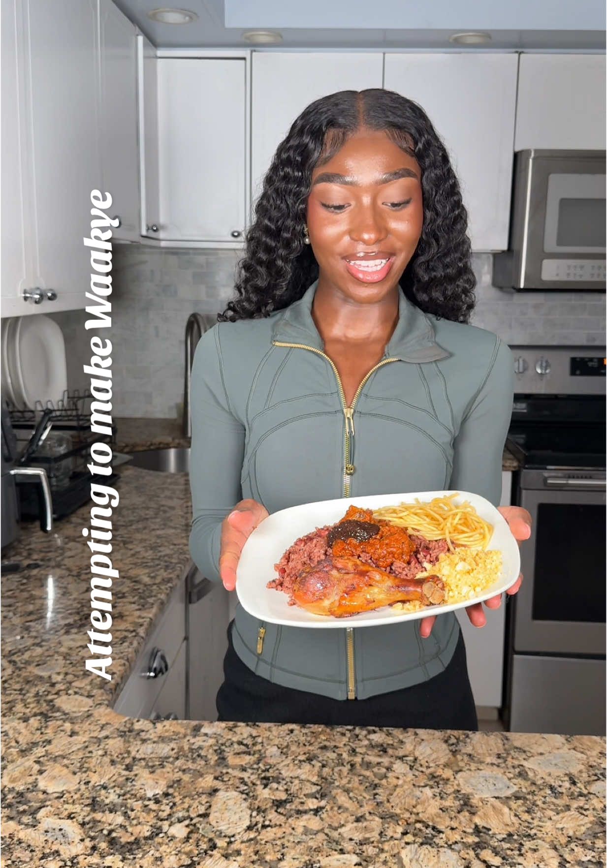 She sabi cook Waakye 😌 HAPPY INDEPENDENCE DAYYYY🇬🇭🇬🇭 #africantiktok #ghanatiktok🇬🇭 #EasyRecipe #ghanatiktok #AfricanFood 