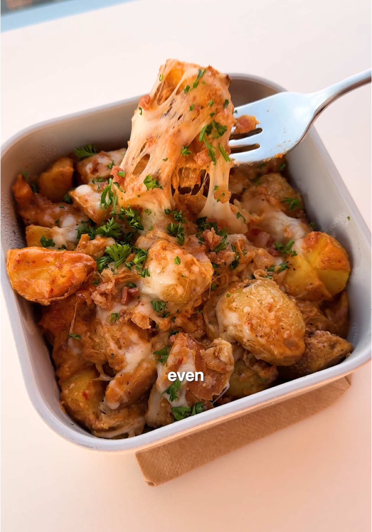 FULL RECIPE BELOW ⬇️  This cheesy chicken and bacon potato meal prep has everything you want in a diet-friendly meal. It’s satiating - and you don’t need any cooking experience to make it. Cheesy Chicken Bacon and Potato Meal Prep 572 Cal | 42g Protein | $3.00/serving - 2 lbs seasoned chicken thighs (seasonings below) - Salt & pepper, paprika, onion powder, garlic powder - 1.5 lbs baby potatoes - ¼ cup honey - ½ cup fat-free milk - ¼ cup light cream cheese - 1.5 oz parmesan cheese - 2 oz low-fat mozzarella cheese - 4 tbsp bacon bits To start, marinade chicken thighs. Easiest way is in a bag with all your seasonings and just let it sit in the fridge. Dump it on a pan and cook before dicing up. Dice baby potatoes and season with salt pepper paprika and garlic powder and air fry at 400 for 20 minutes. Last step is your sauce - just mix milk, light cream cheese, parmesan and mozzerella before adding in your diced chicken, cooked potatoes, and bacon bits. This makes 4 meals with solid macros that keep well in the fridge and taste amazing even when reheated. Make this one yourself, and enjoy.