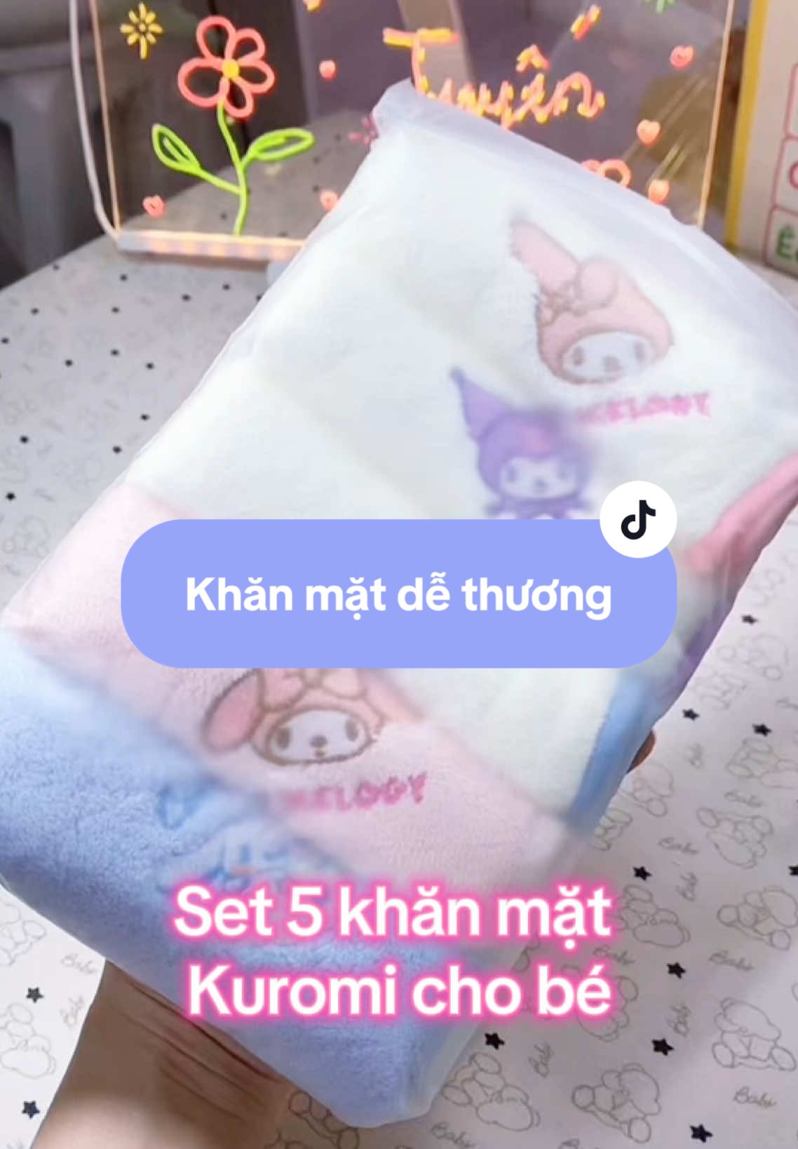 SET 5 KHĂN MẶT KUROMI – SIÊU MỀM MỊN CHO BÉ YÊU! Mẹ nào mê Kuromi đáng yêu thì không thể bỏ qua set 5 khăn mặt Kuromi này đâu nè! Không chỉ xinh mà còn siêu mềm, siêu thấm, đảm bảo bé thích mê!#CapCut #beyeu #xhtiktok #