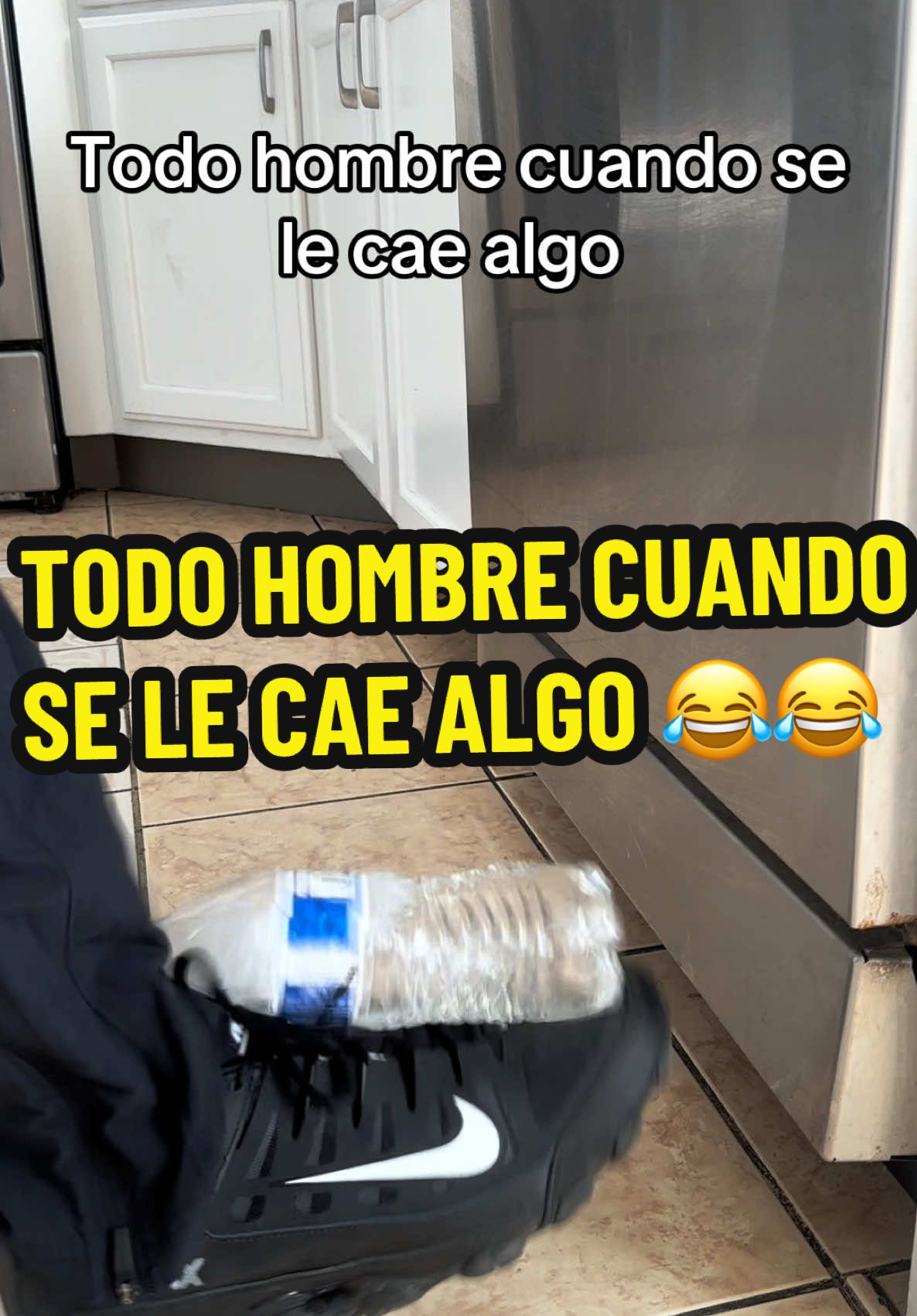 Todo hombre cuando se le cae algo 😂😳 #fybシ #viralvideo #instagram #reels__tiktok #risas😂😂😂 #couple #verdades #humor 