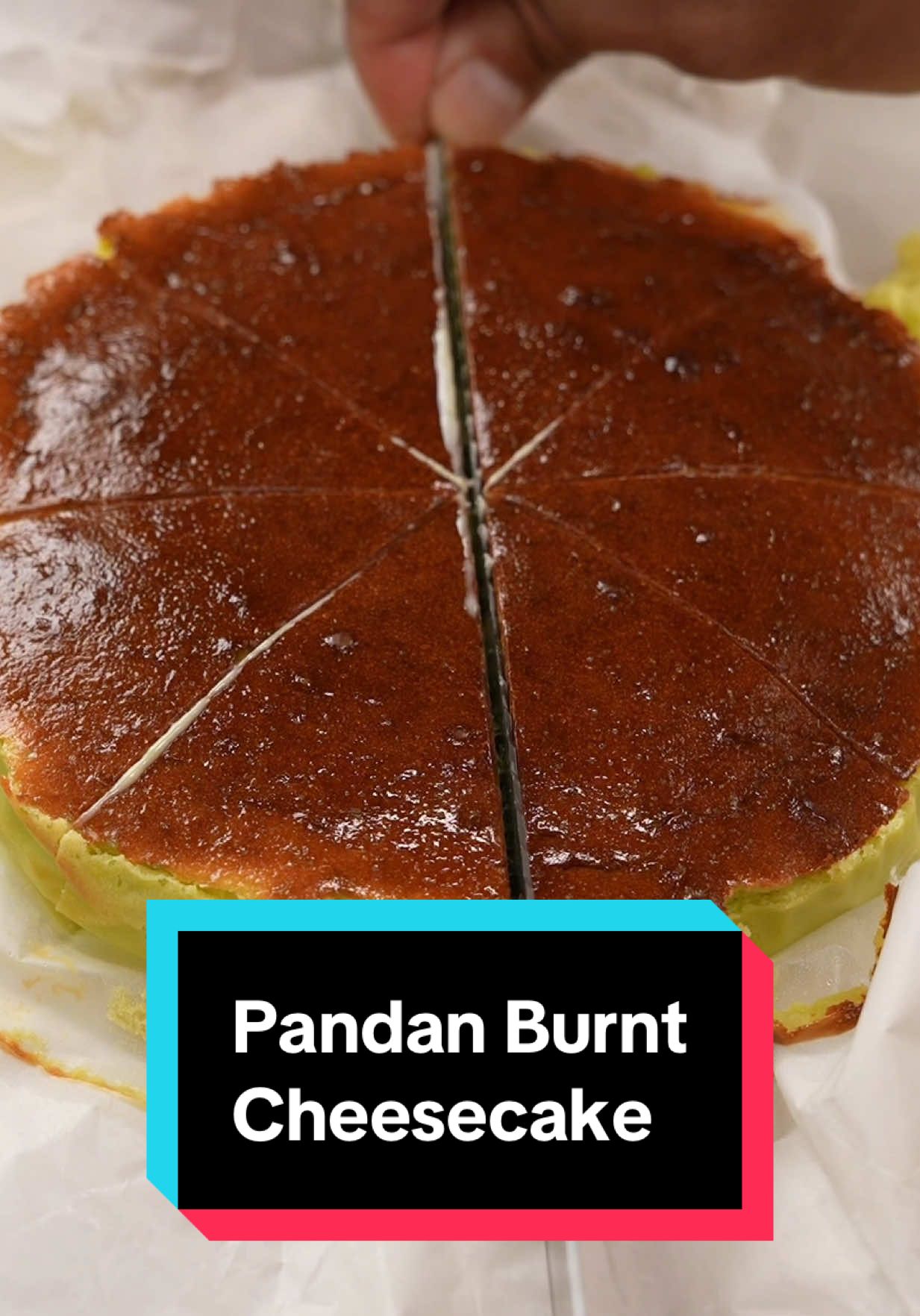 Puasa ke-5 : Pandan Burnt Cheesecake Bakar guna air fryer je. Best makan sejuk-sejuk and kat dalam dia masih lagi moist 🤤