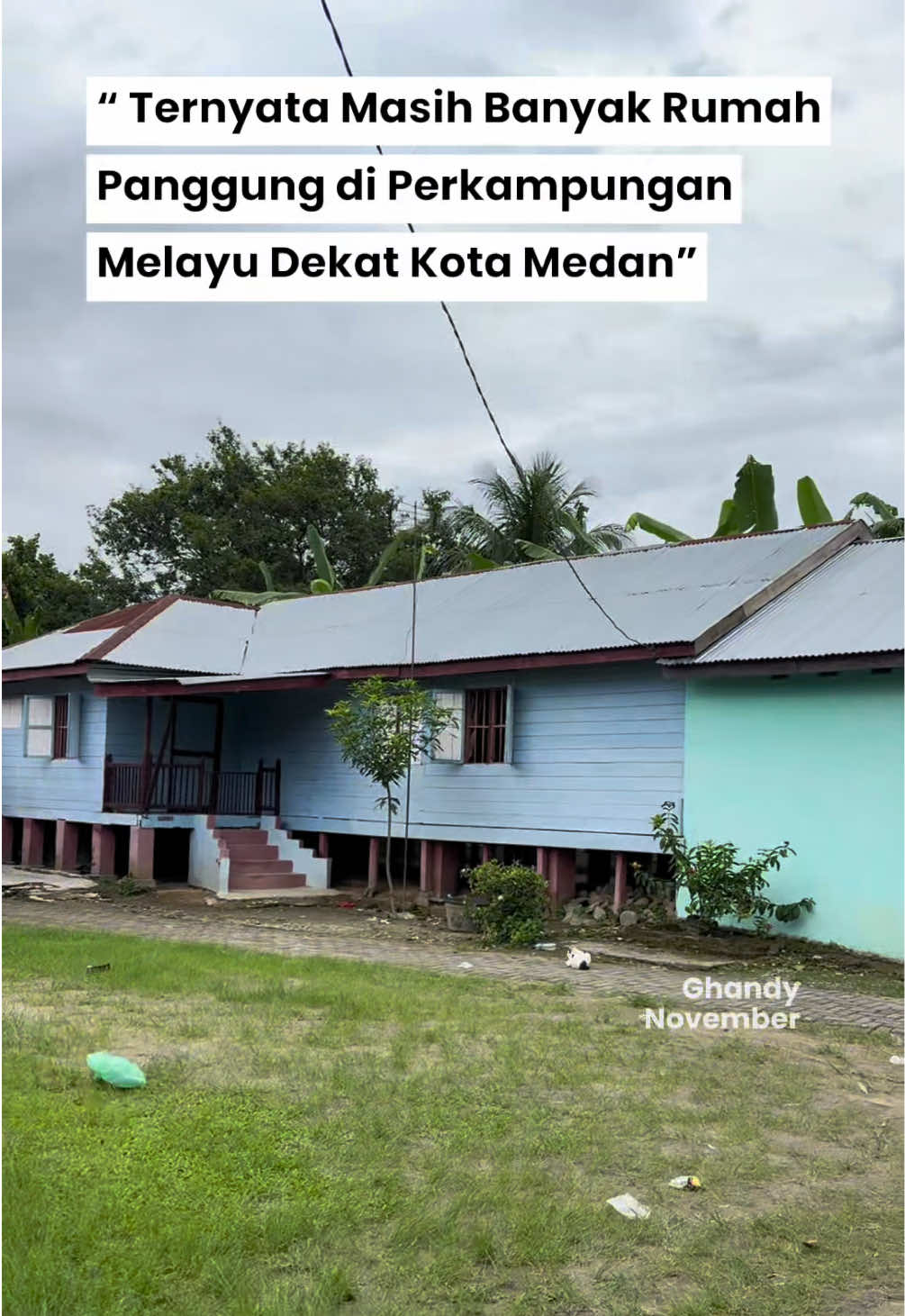 Masih banyak rumah panggung Melayu dekat Medan. Ada yang tau ini di mana? #medan #melayu 