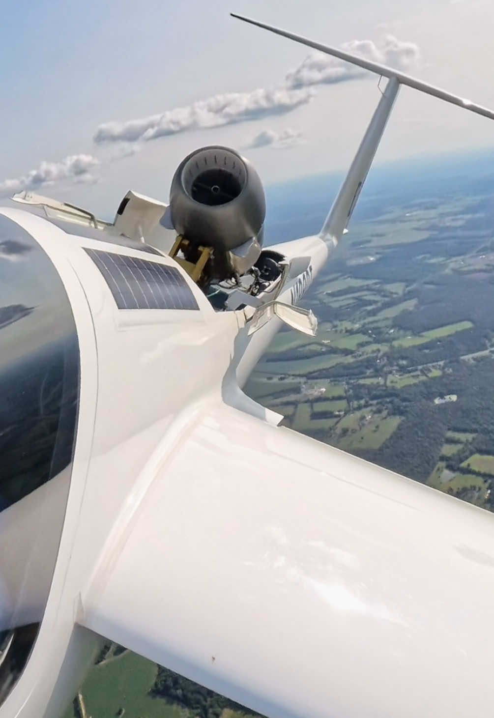 Retracting the huge Jet engine into the glider🛩️ #jet #glider 