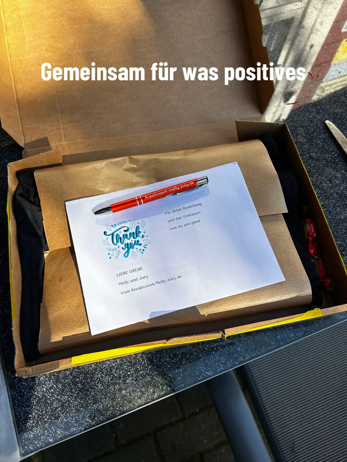 !!!Gemeinsam statt einsam!!! In diesem Sinne bedanke ich mich recht herzlich bei meinem Partner@🎁💥kreativwerk-melly-joey💥🎁 @kreativwerk_melly_joey für die positive Zusammenarbeit und freue mich auf weitere Projekte mit euch   (fragen zum Shirt könnt ihr mir gerne per PN zukommen lassen, )  #danke #Gemeinsam #Freude #FürWasPositives #shirt #HerzensMenschen 